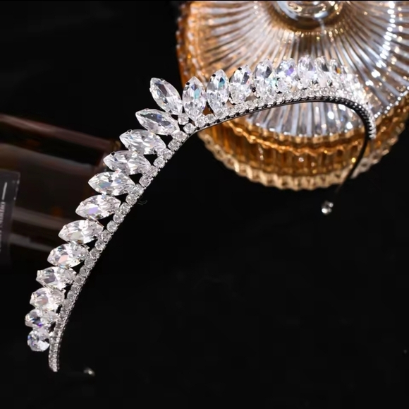 Silver Crystal Hair Accessory with Ornate Detailing main image 3